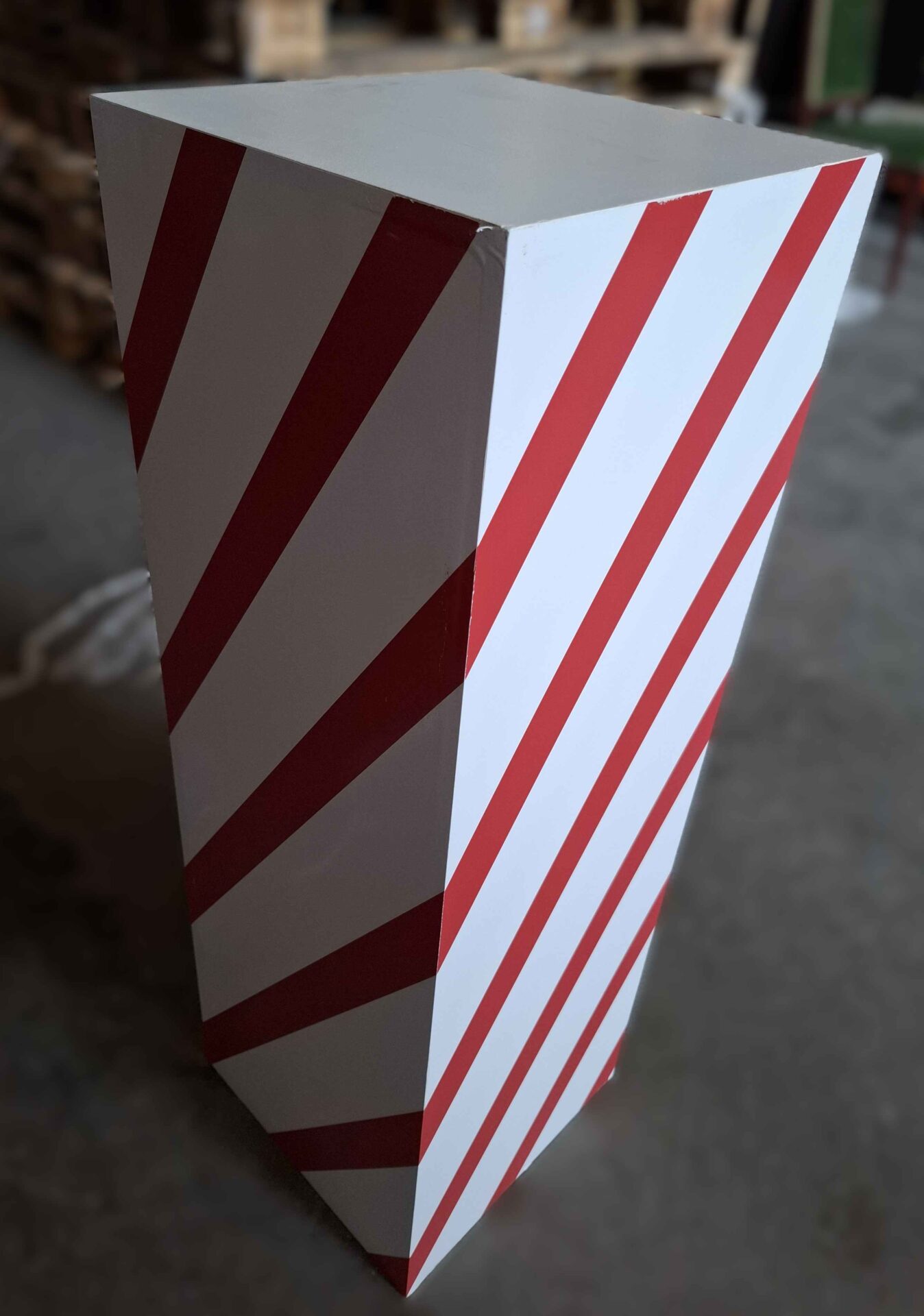 P 00002029 podium rayure 9